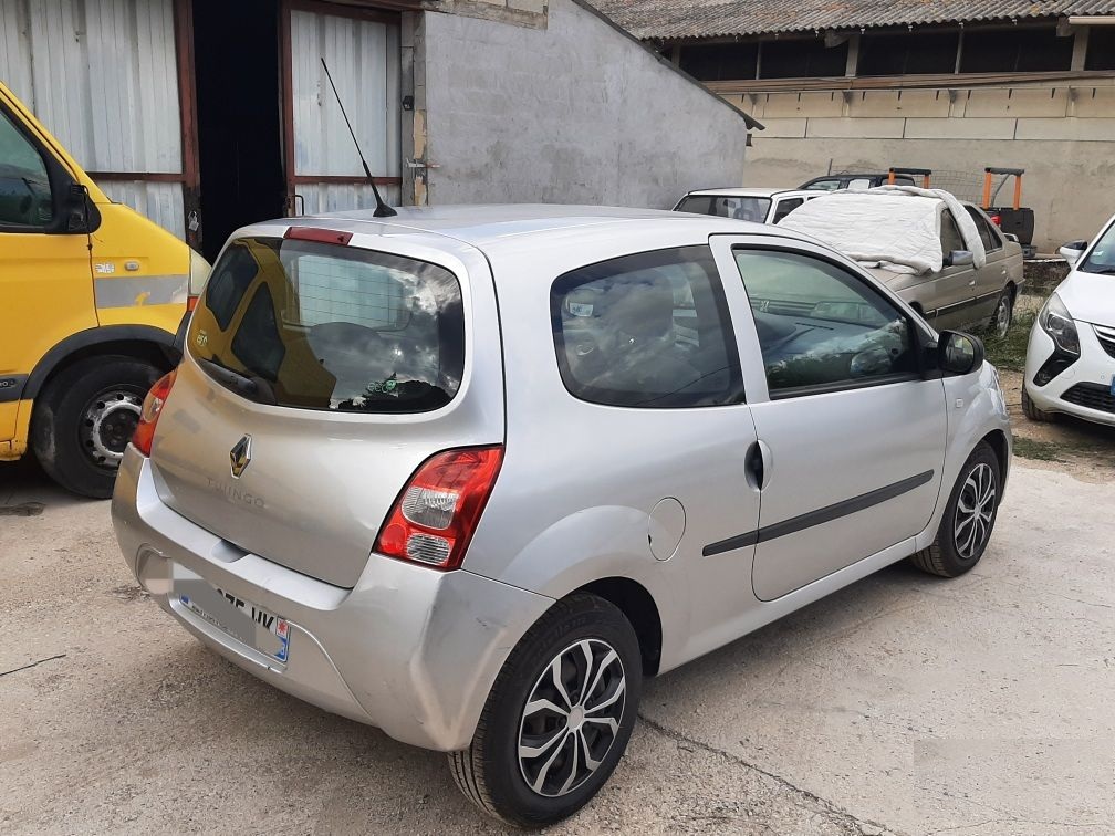 Twingo 2 essence 2010 · 172600 km ·